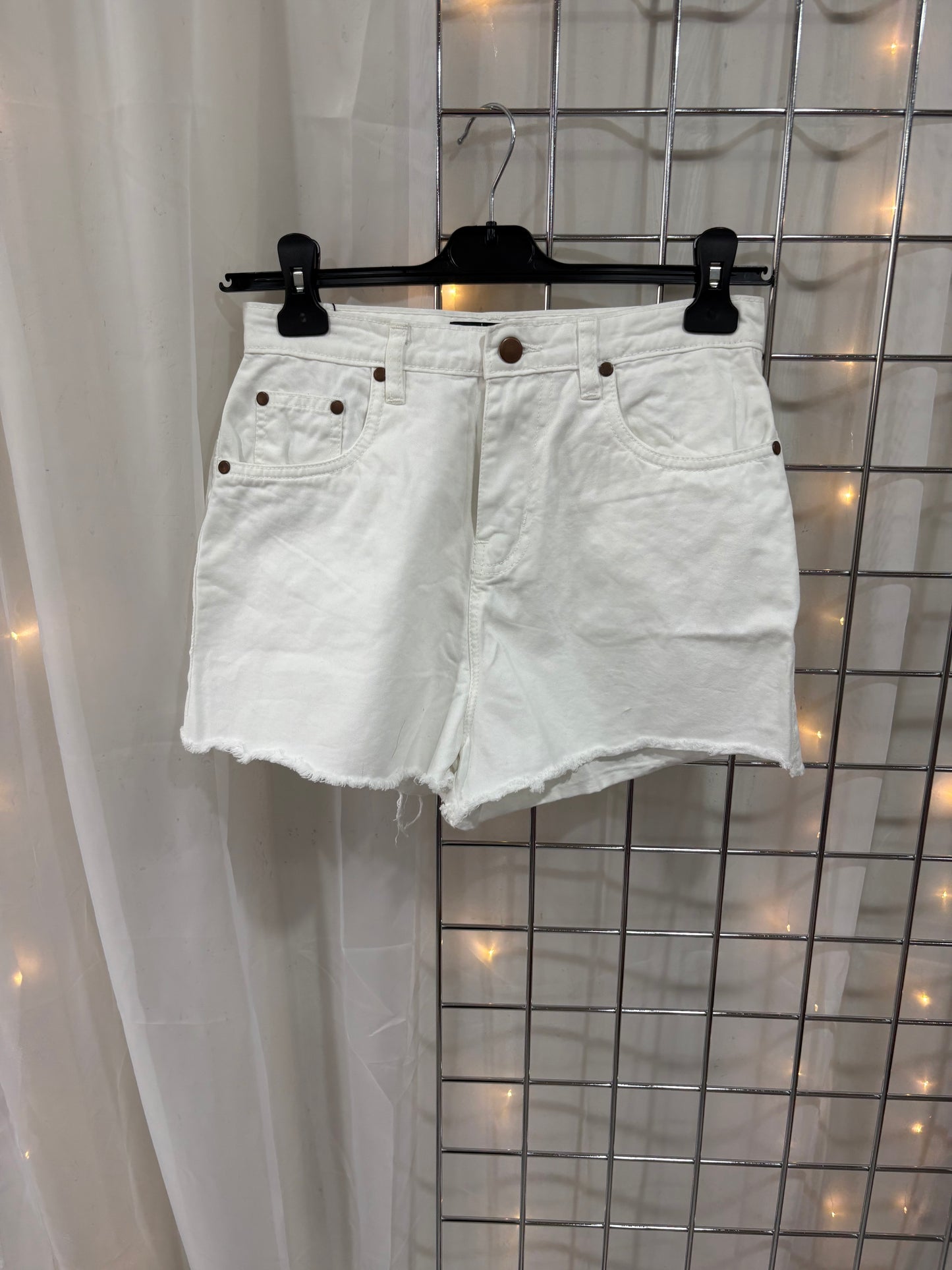 Sale item white frill hem shorts