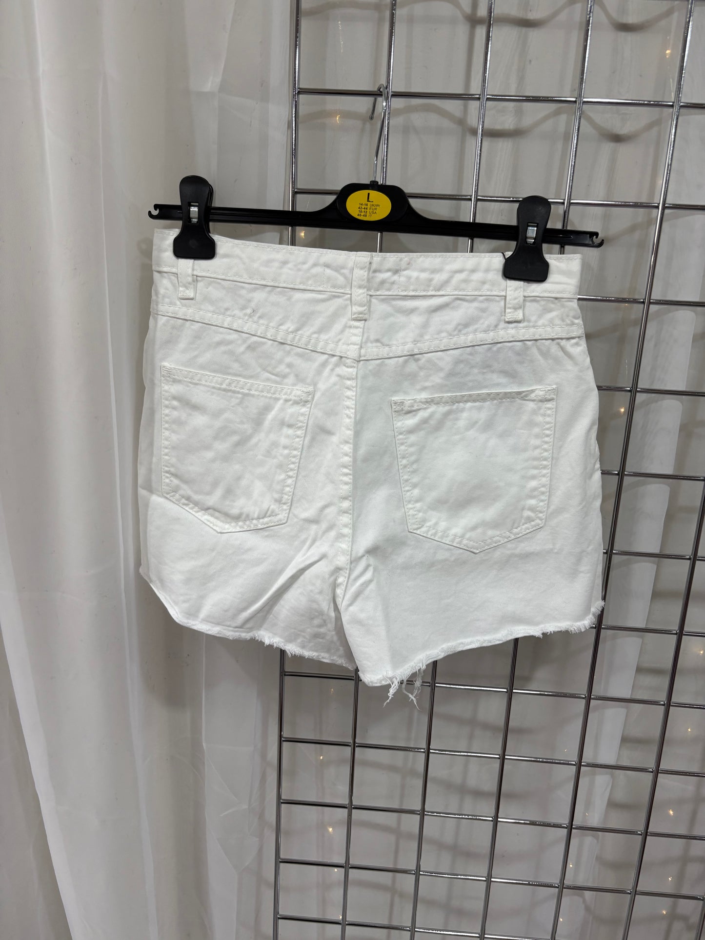 Sale item white frill hem shorts