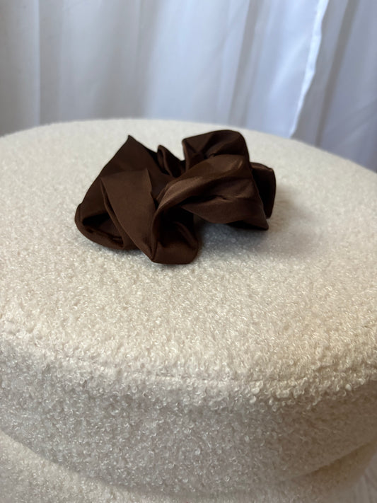 Medium Cosy Club Brown Scrunchie